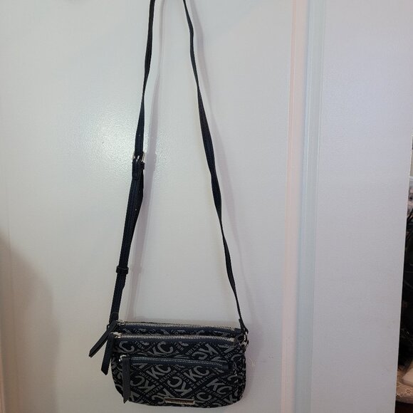 Kenneth Cole Reaction Blue & Gray Signature Logo Crossbody Purse/Bag Sling - Picture 10 of 16